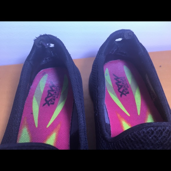 Sketchers Goga Max Mesh Shoes in Black - Picture 6 of 7